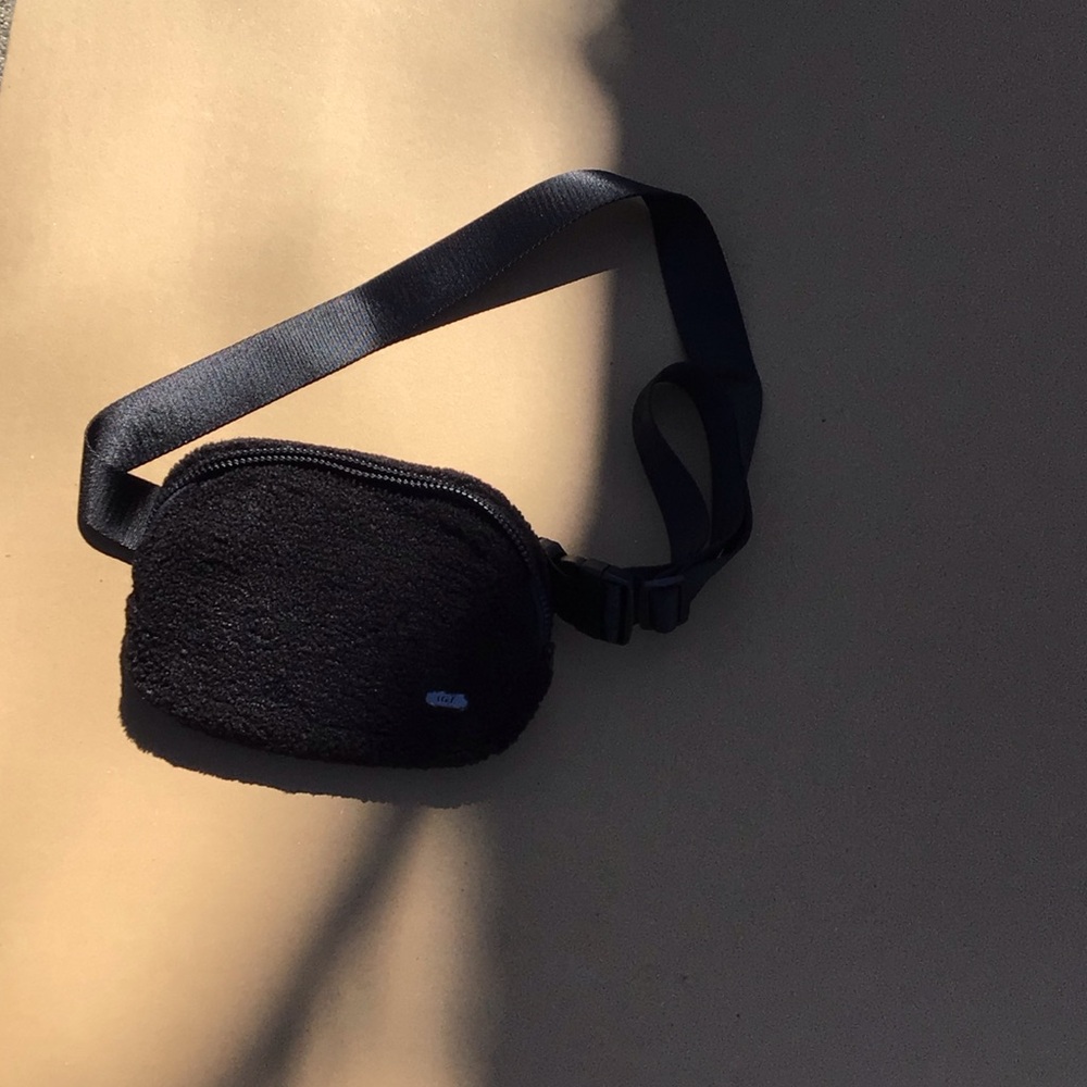 Lole Black Fleece Belt Bag